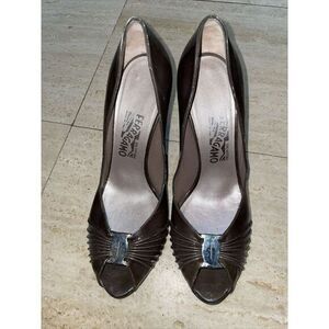 Salvatore Ferragamo Womens Green Peep Toe Embellished High Heels Shoes‎ Size 10